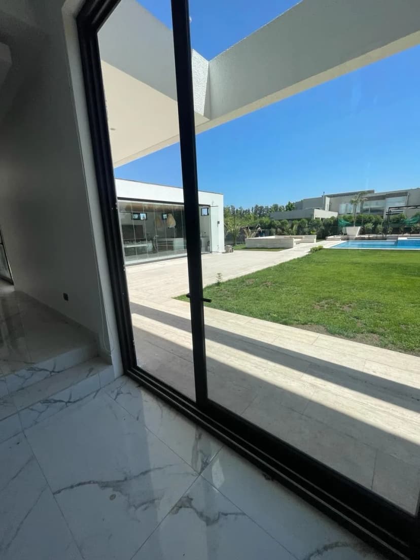 Ventanas Corredizas Santiago 2025: Modernas, Eficientes y Ahorradoras de Espacio